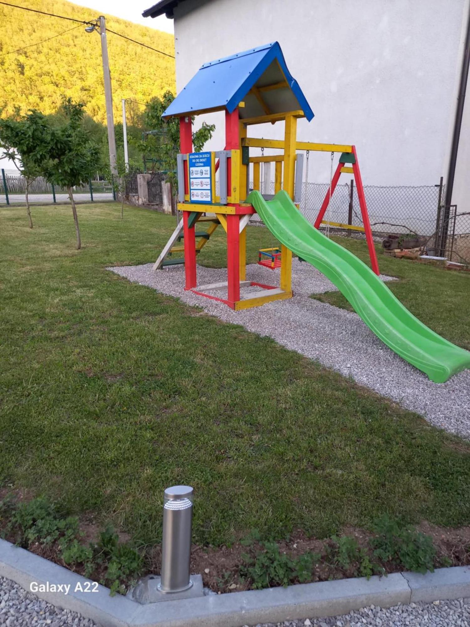 Studio Apartman Azra Kulen Vakuf Εξωτερικό φωτογραφία